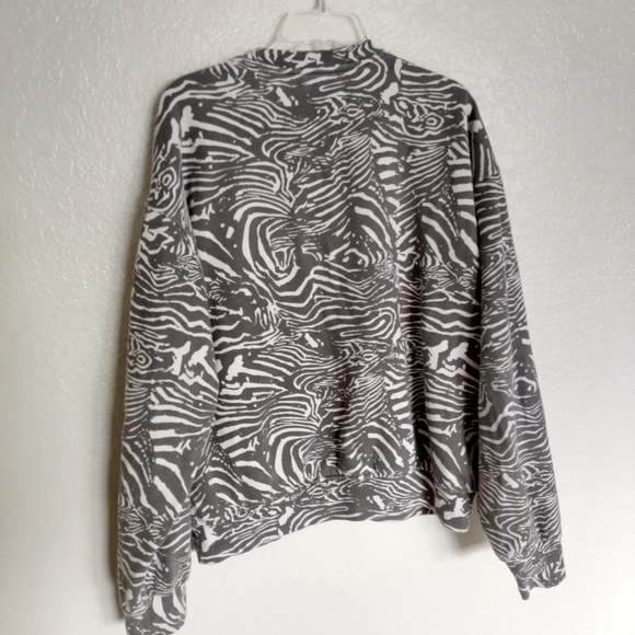 Red Hot Chili Pepper Unlimited Love World Tour totem zebra Crewneck sz L - Picture 6 of 7